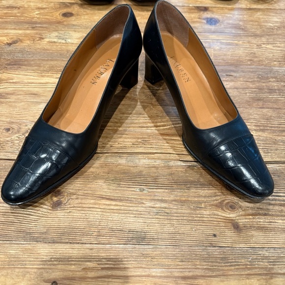 Ralph Lauren Classic Leather Croc Embossed Black 2" Heels 8.5 Made in Spain EUC - Picture 2 of 8
